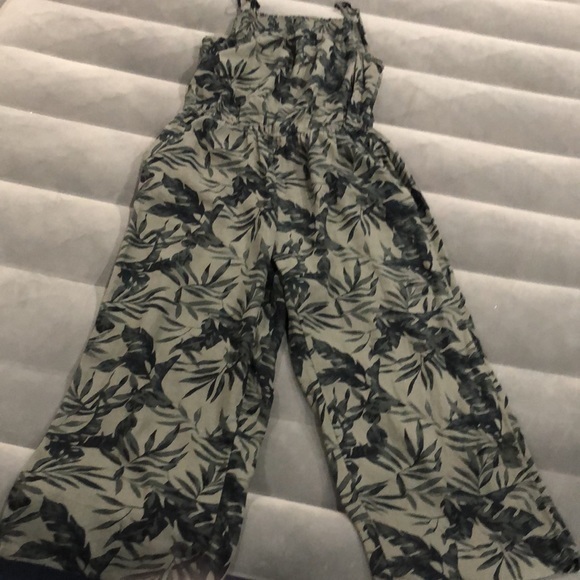 Old Navy women’s size extra small romper, palm, leaf green, hues of‎  green - Picture 6 of 7